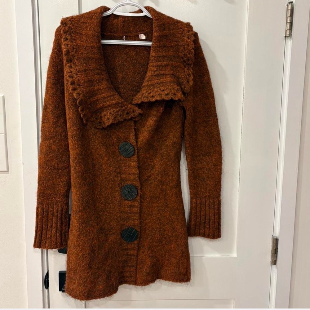 Y2k Brown Knit Sweater with Large Buttons and Asymmetrical Collar